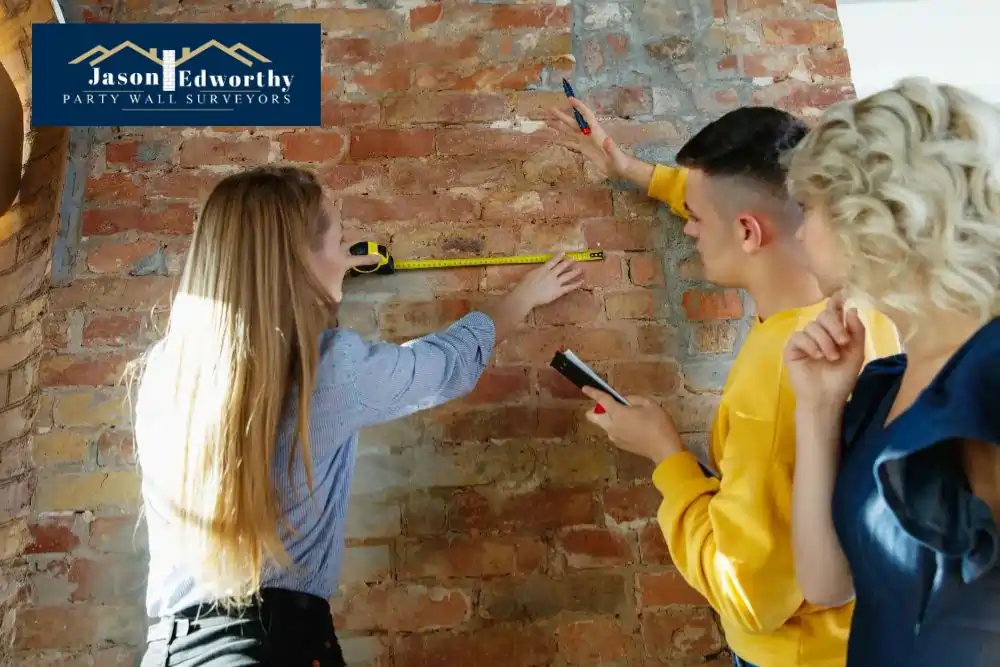 What are the responsibilities of a party wall surveyor Swindon?